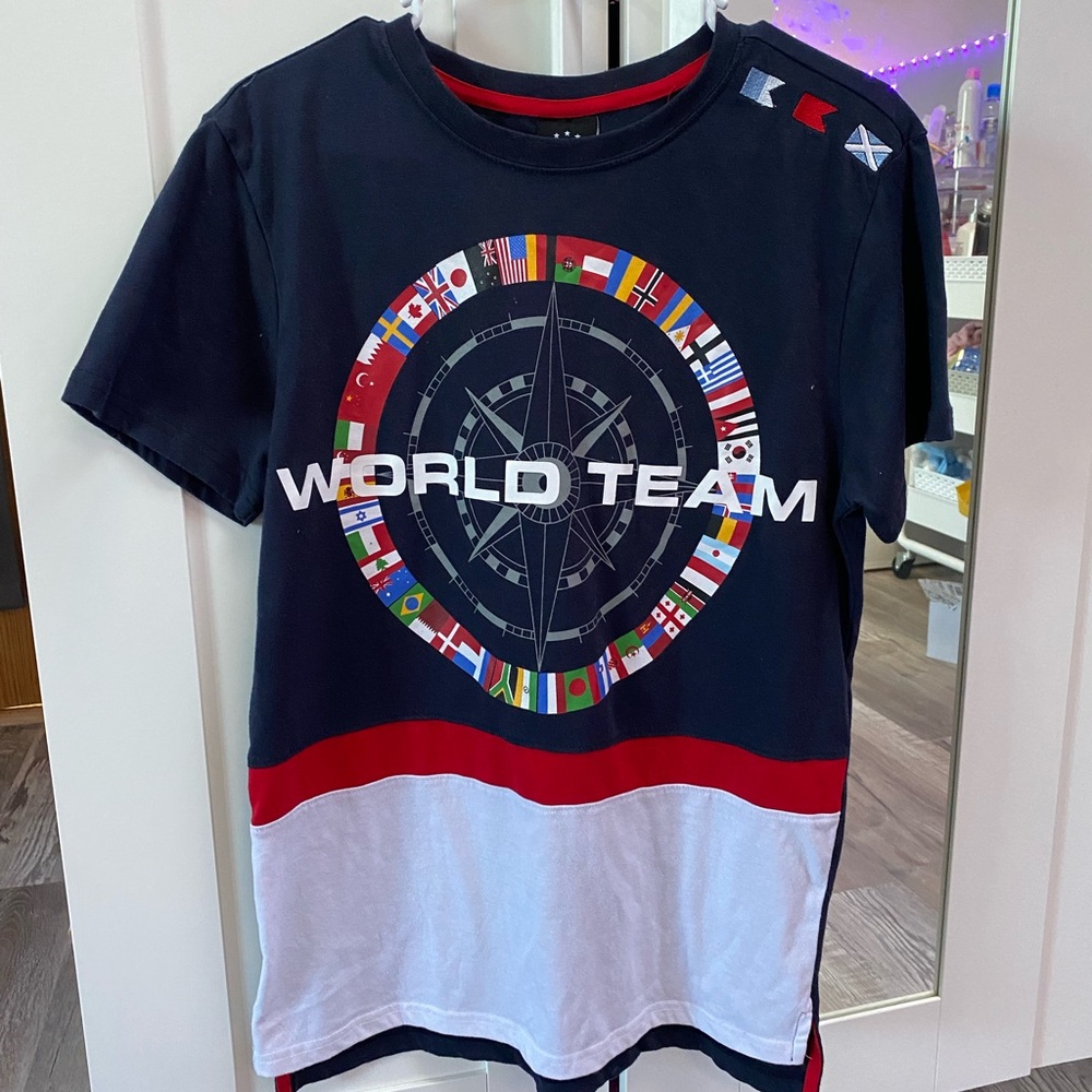 Navy blue graphic t-shirt